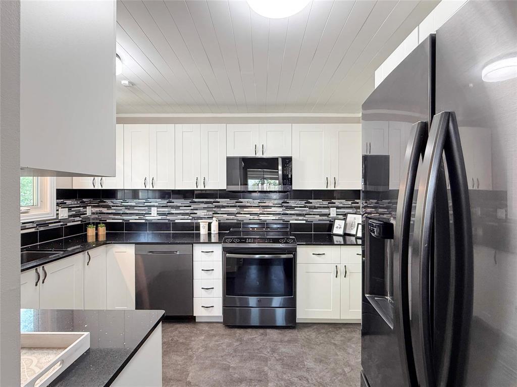 130 Madison Crescent, Brandon, MB