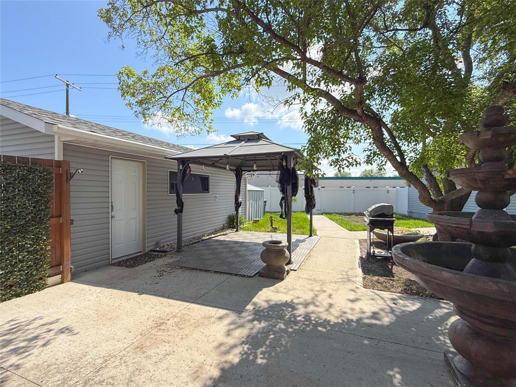 130 Madison Crescent, Brandon, MB