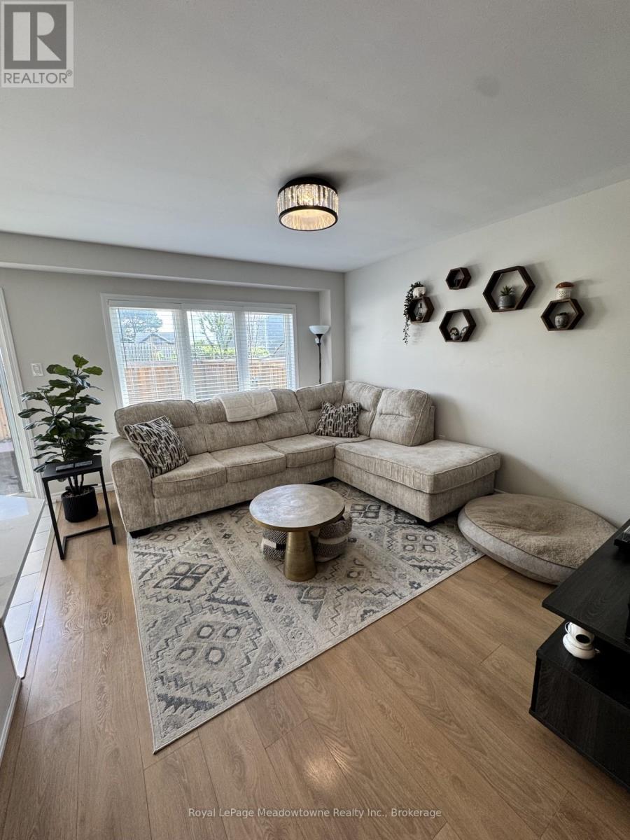 178 West Oak Trail, Kitchener, ON
