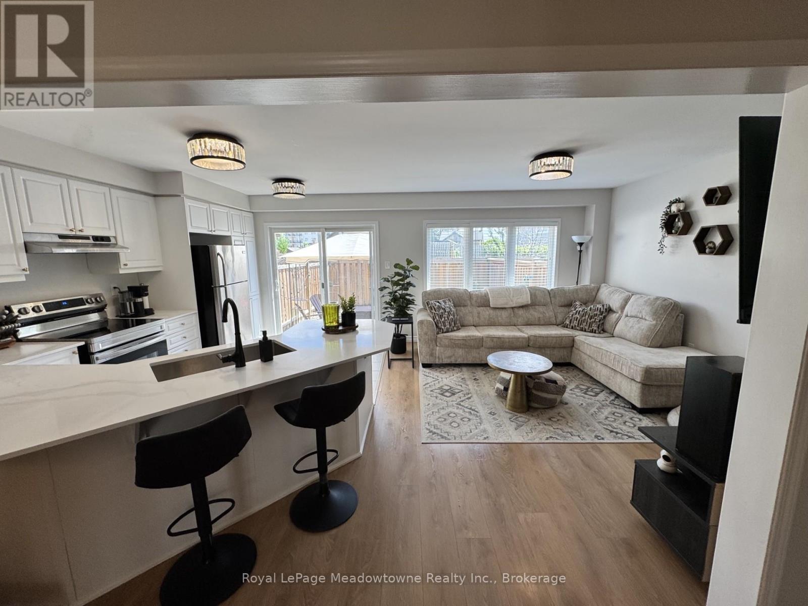 178 West Oak Trail, Kitchener, ON