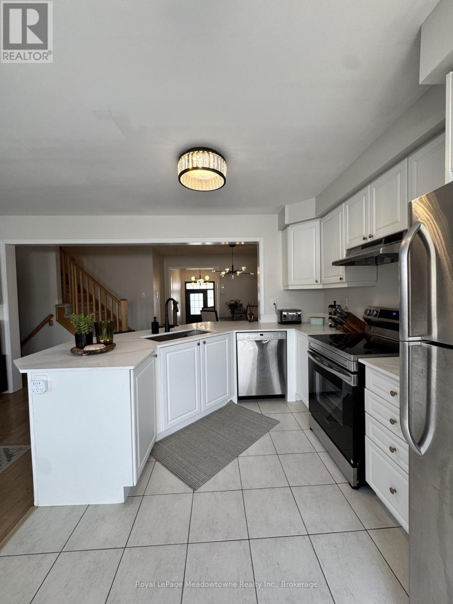 178 West Oak Trail, Kitchener, ON