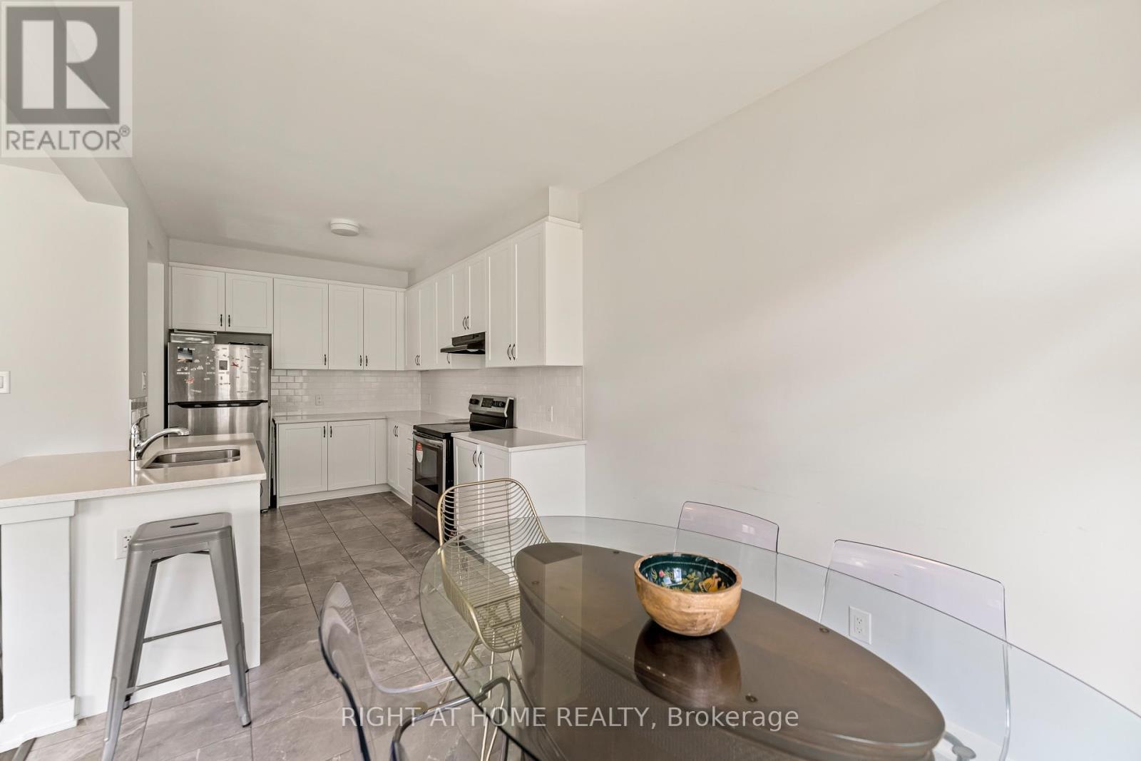 221 Billrian Crescent, Ottawa, ON