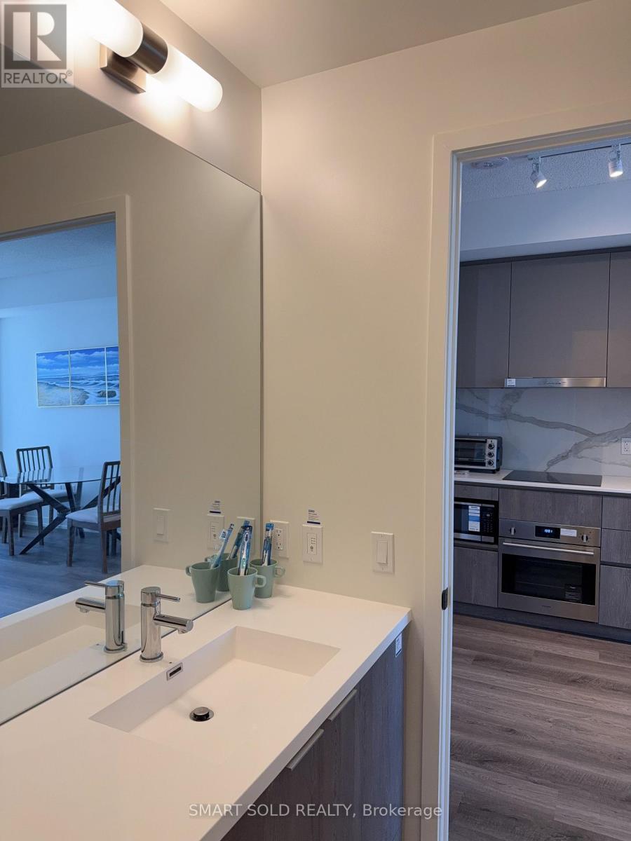 5611 - 8 Interchange Way, Vaughan, ON