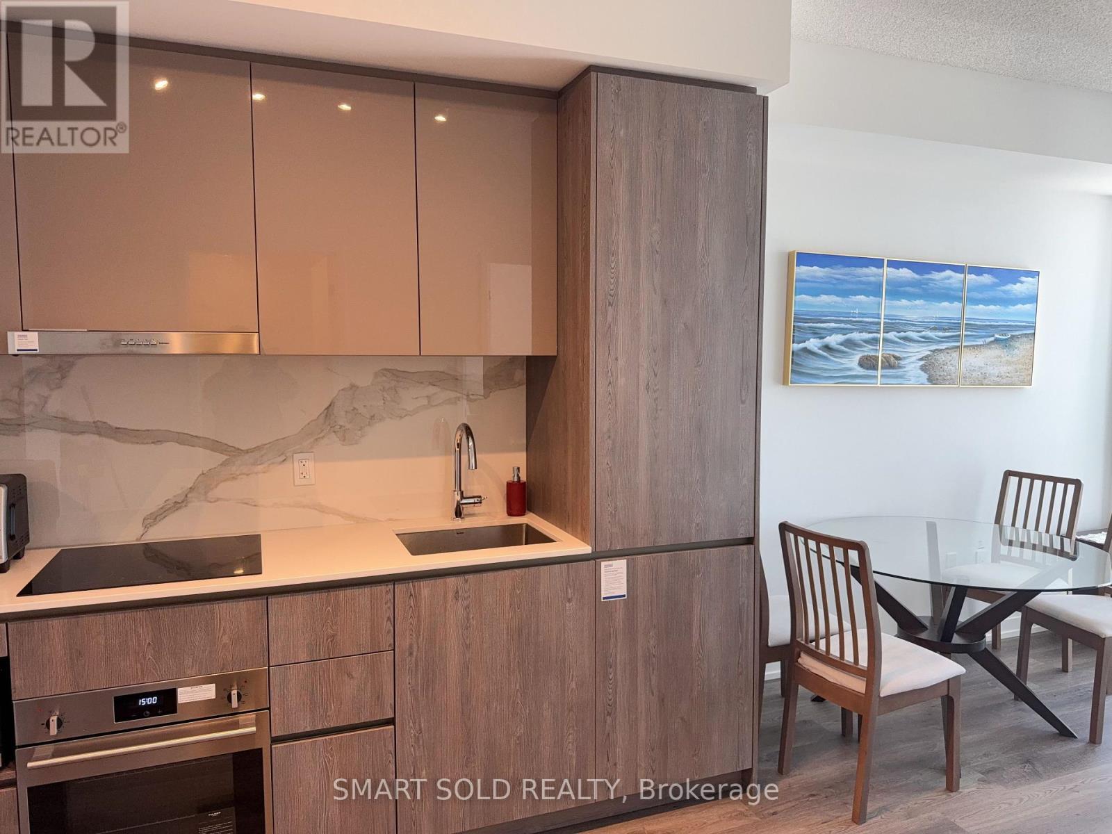 5611 - 8 Interchange Way, Vaughan, ON