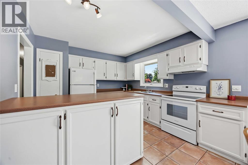 315 Willow Crescent, St Clair, ON