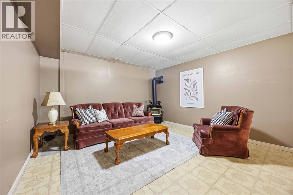 315 Willow Crescent, St Clair, ON