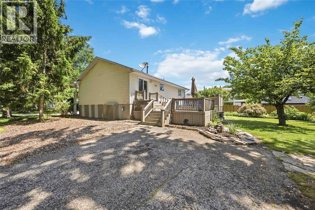 315 Willow Crescent, St Clair, ON