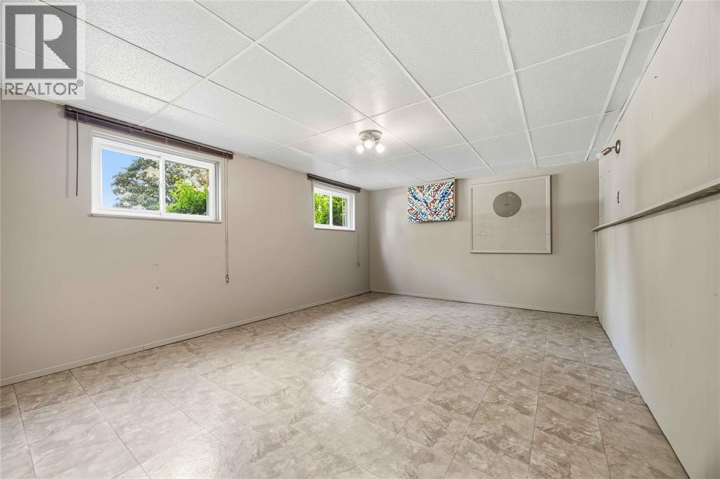 315 Willow Crescent, St Clair, ON