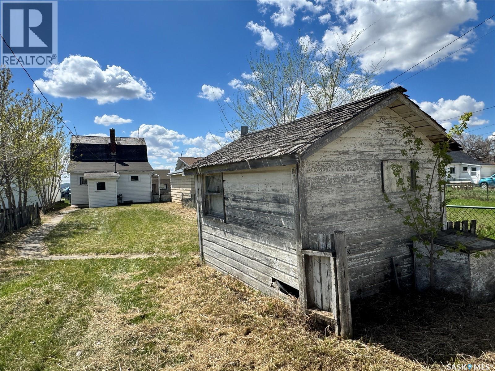 117 2Nd Avenue E, Biggar, SK