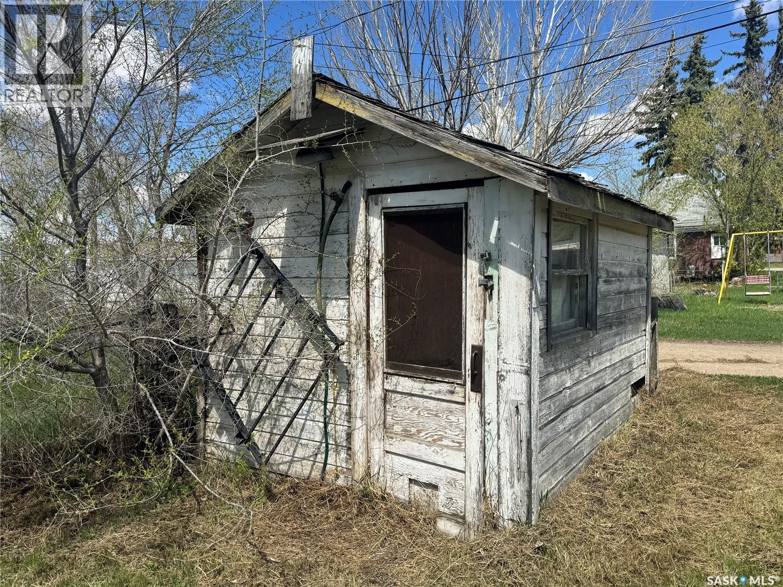 117 2Nd Avenue E, Biggar, SK