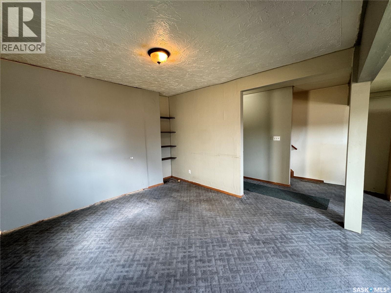 117 2Nd Avenue E, Biggar, SK