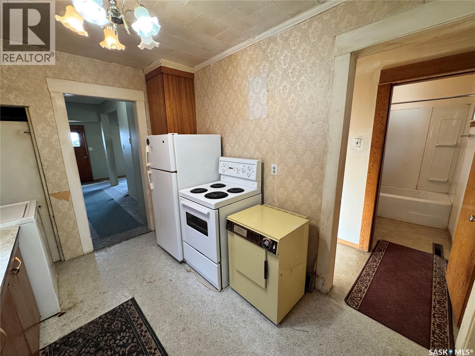 117 2Nd Avenue E, Biggar, SK