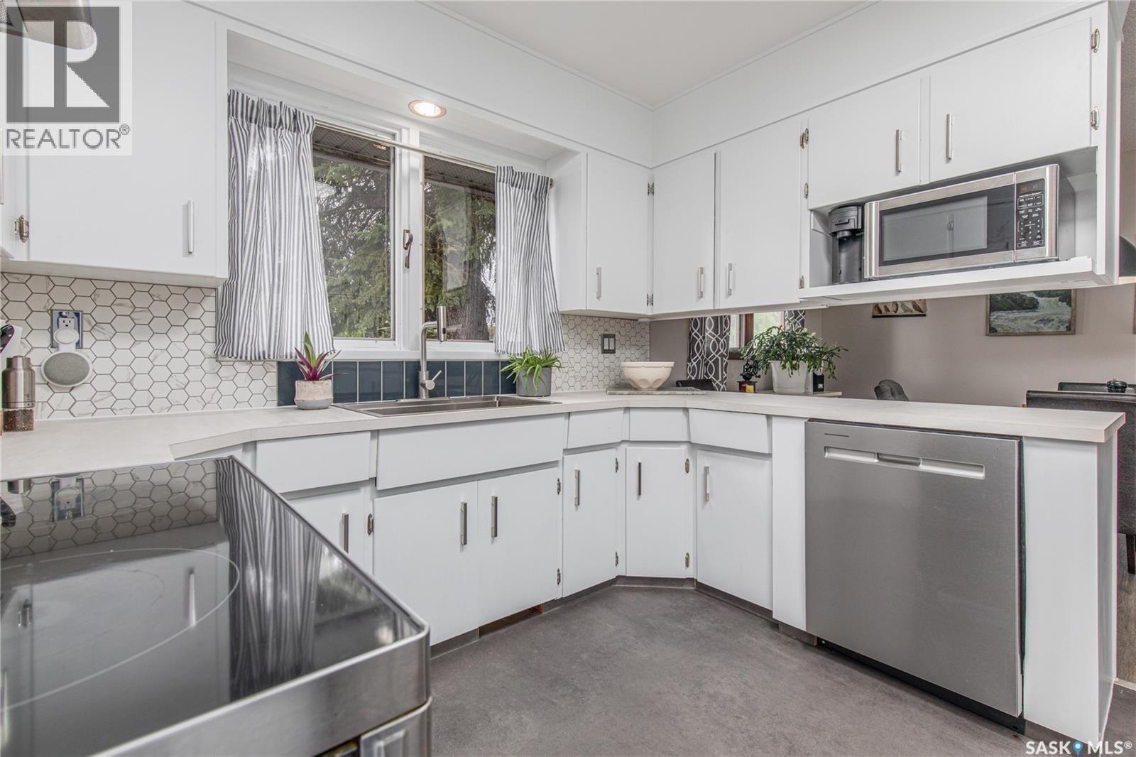 1301 Queen Crescent, Moose Jaw, SK