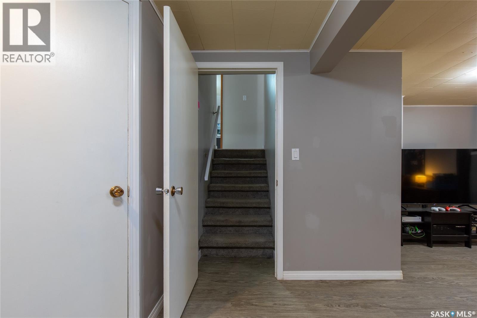 1301 Queen Crescent, Moose Jaw, SK