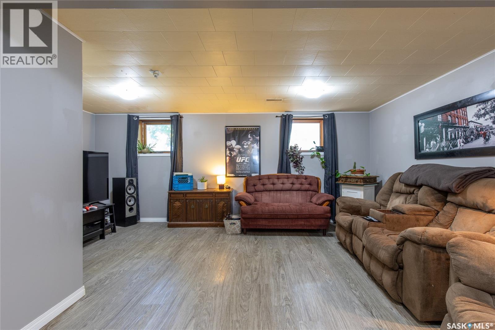 1301 Queen Crescent, Moose Jaw, SK