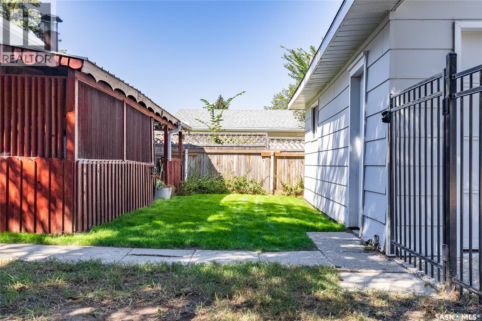 1301 Queen Crescent, Moose Jaw, SK