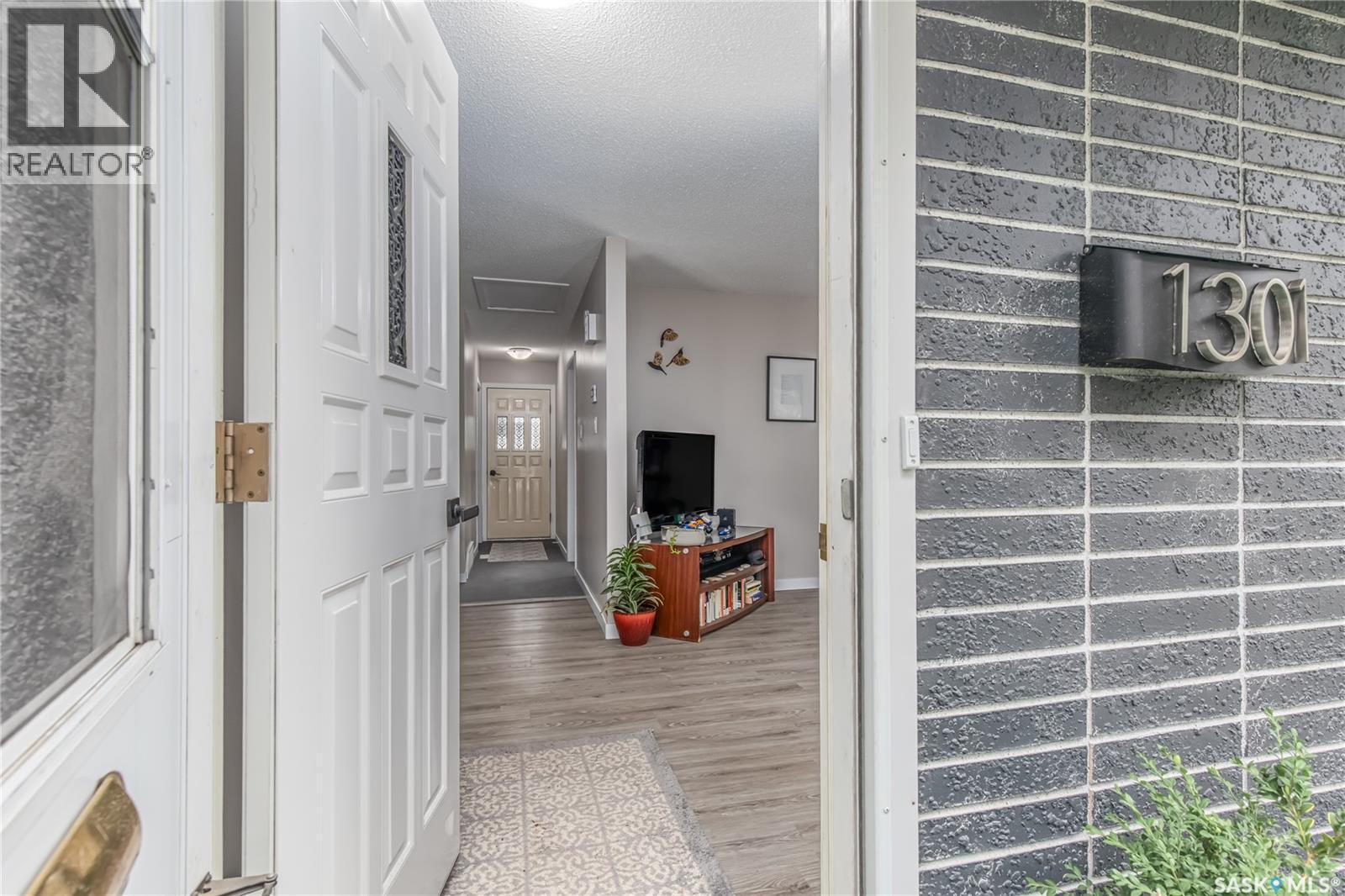 1301 Queen Crescent, Moose Jaw, SK