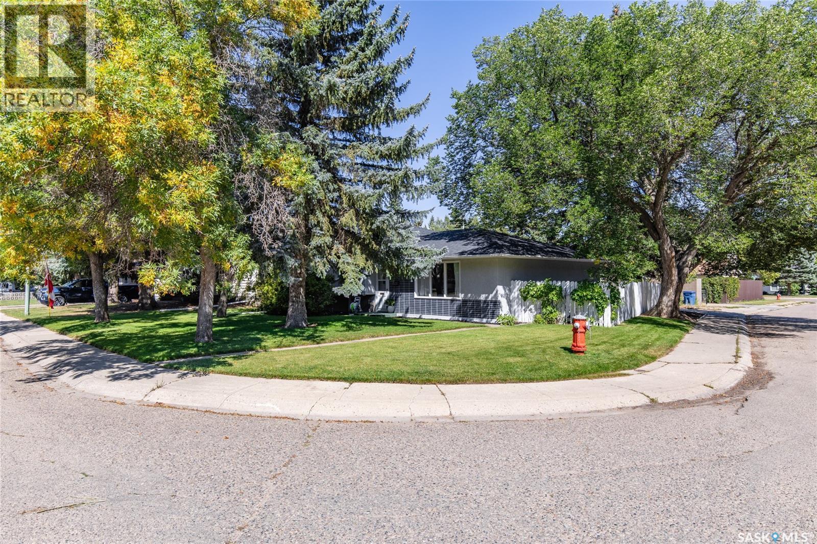 1301 Queen Crescent, Moose Jaw, SK