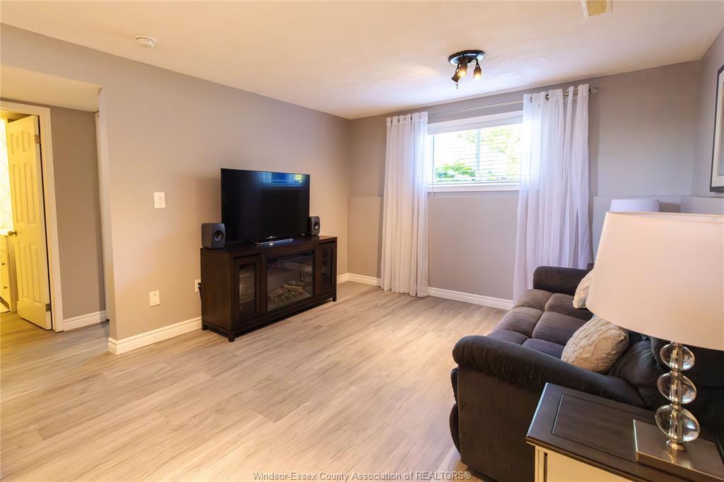 3994 Maple Leaf, Windsor, ON