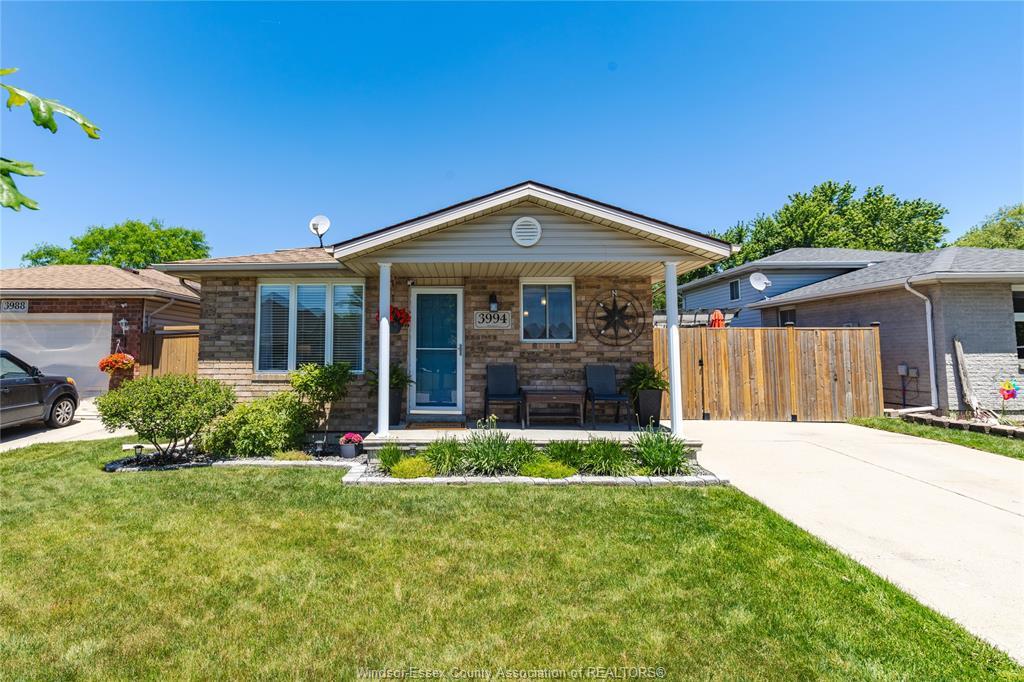 3994 Maple Leaf, Windsor, ON