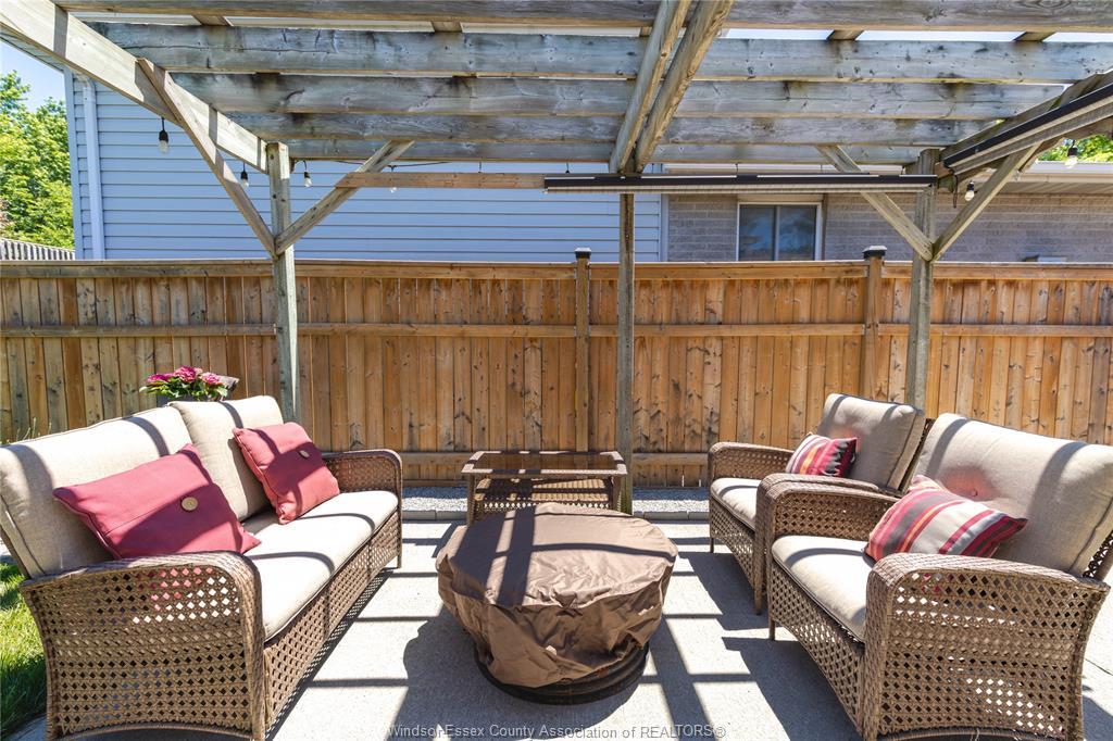 3994 Maple Leaf, Windsor, ON