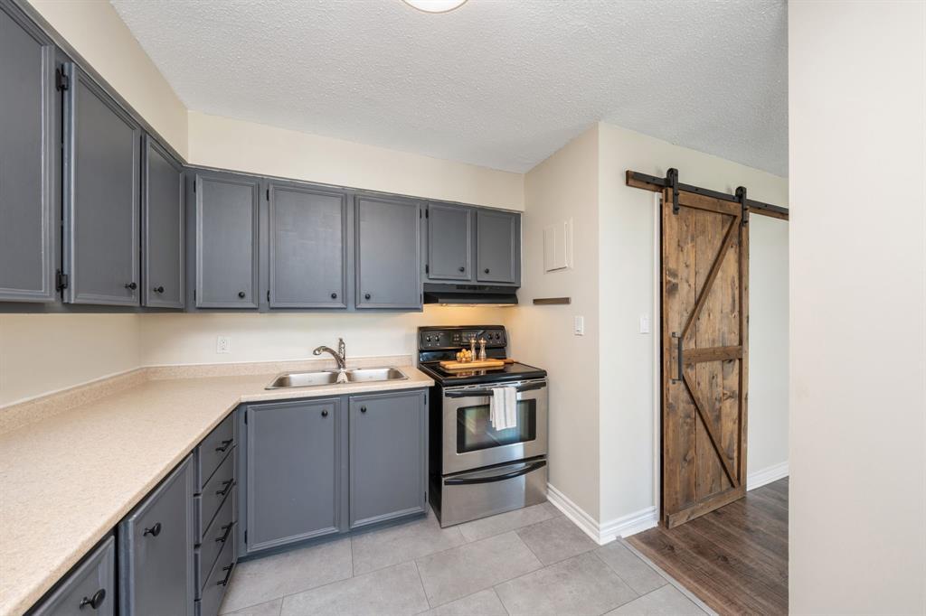 909-155 Front Street North, Sarnia, ON