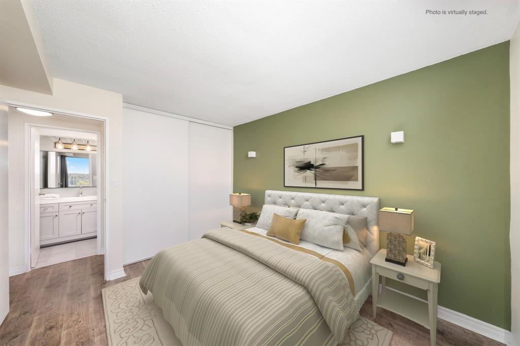 909-155 Front Street North, Sarnia, ON