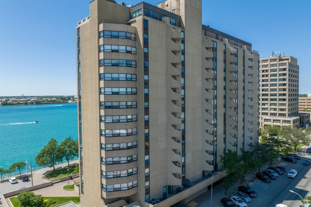 909-155 Front Street North, Sarnia, ON