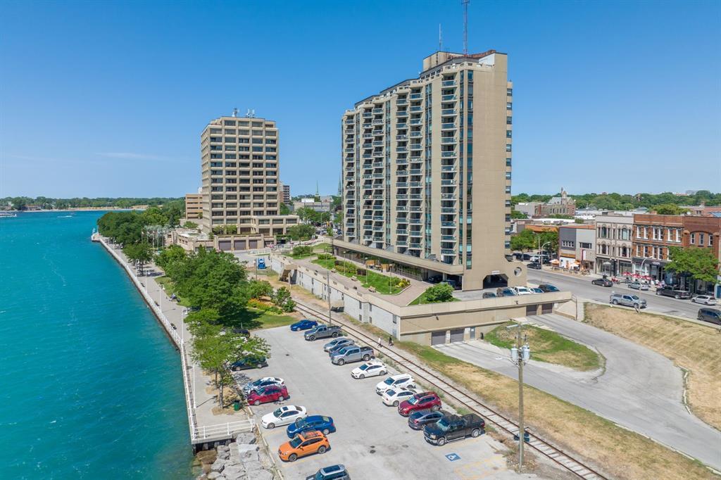909-155 Front Street North, Sarnia, ON