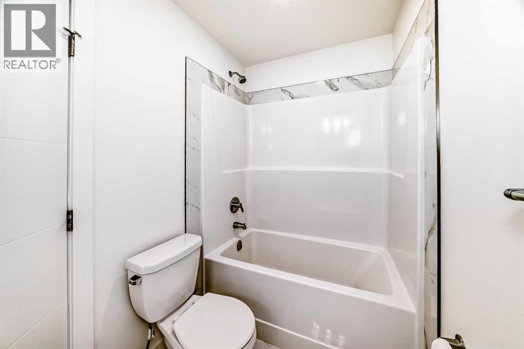 53 Spring Creek Common Sw, Calgary, AB