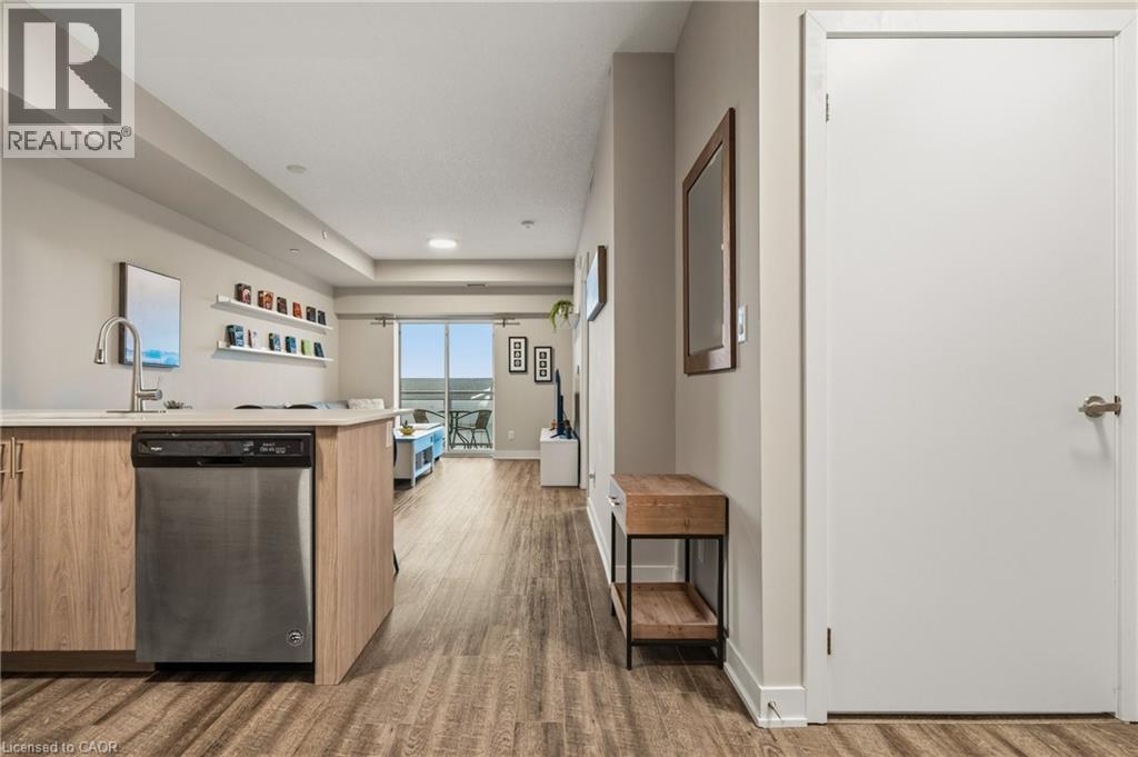 16 Markle Crescent Unit# 413, Hamilton, ON