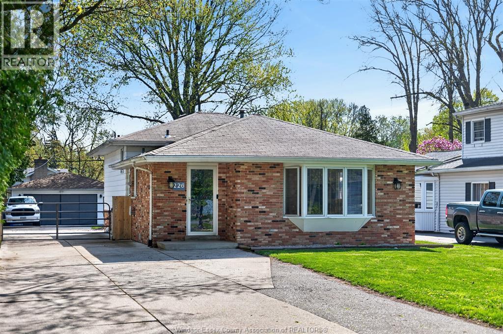 226 Edgewater Boulevard, Tecumseh, ON