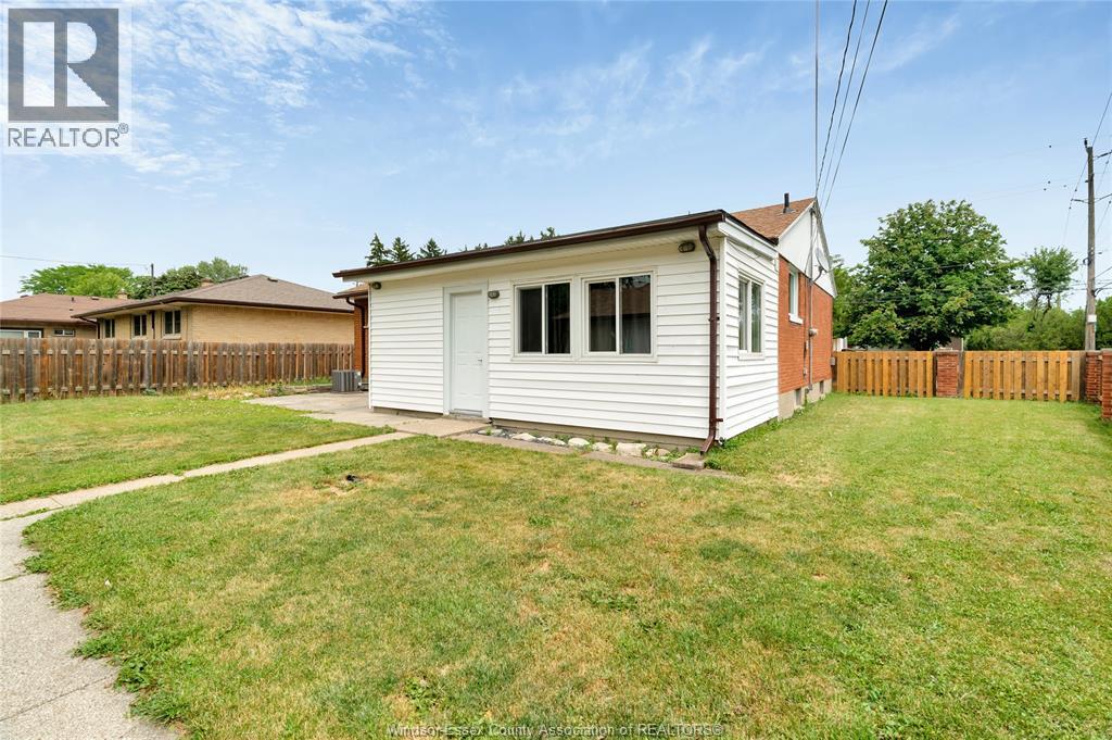 889 Riverdale, Windsor, ON