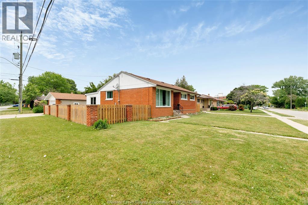 889 Riverdale, Windsor, ON