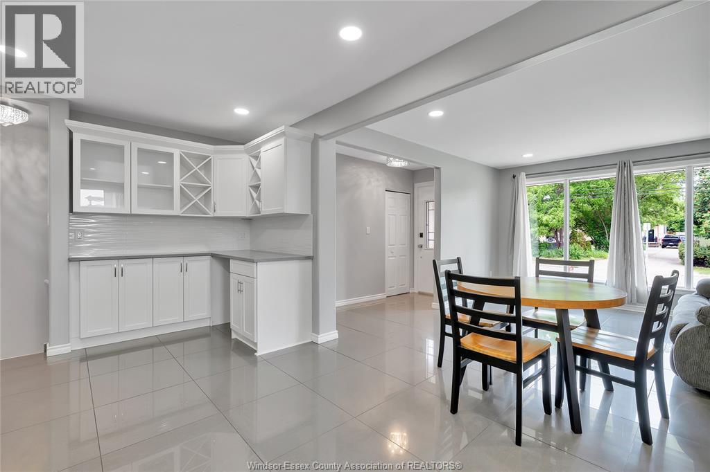 889 Riverdale, Windsor, ON