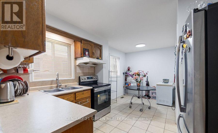 338 Hillside Drive, Mississauga, ON