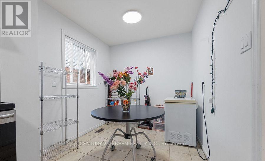 338 Hillside Drive, Mississauga, ON