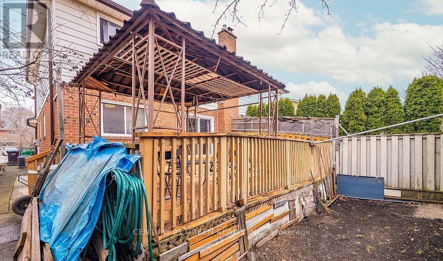 338 Hillside Drive, Mississauga, ON