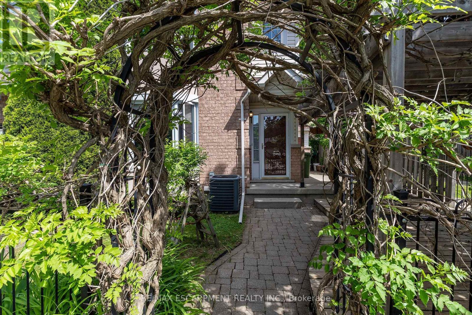 41 Valridge Drive, Hamilton, ON