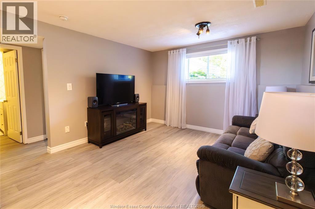 3994 Maple Leaf, Windsor, ON