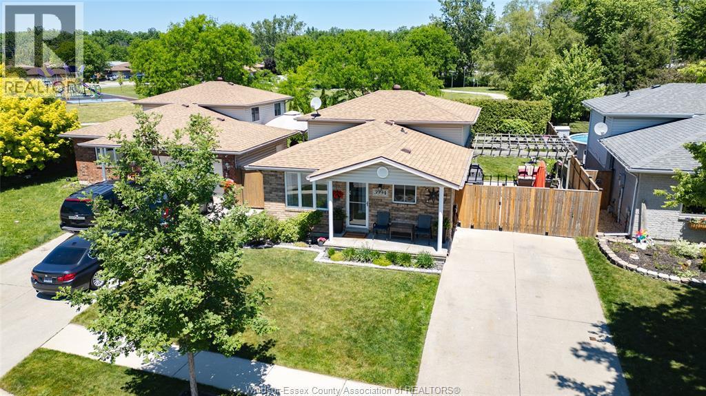 3994 Maple Leaf, Windsor, ON
