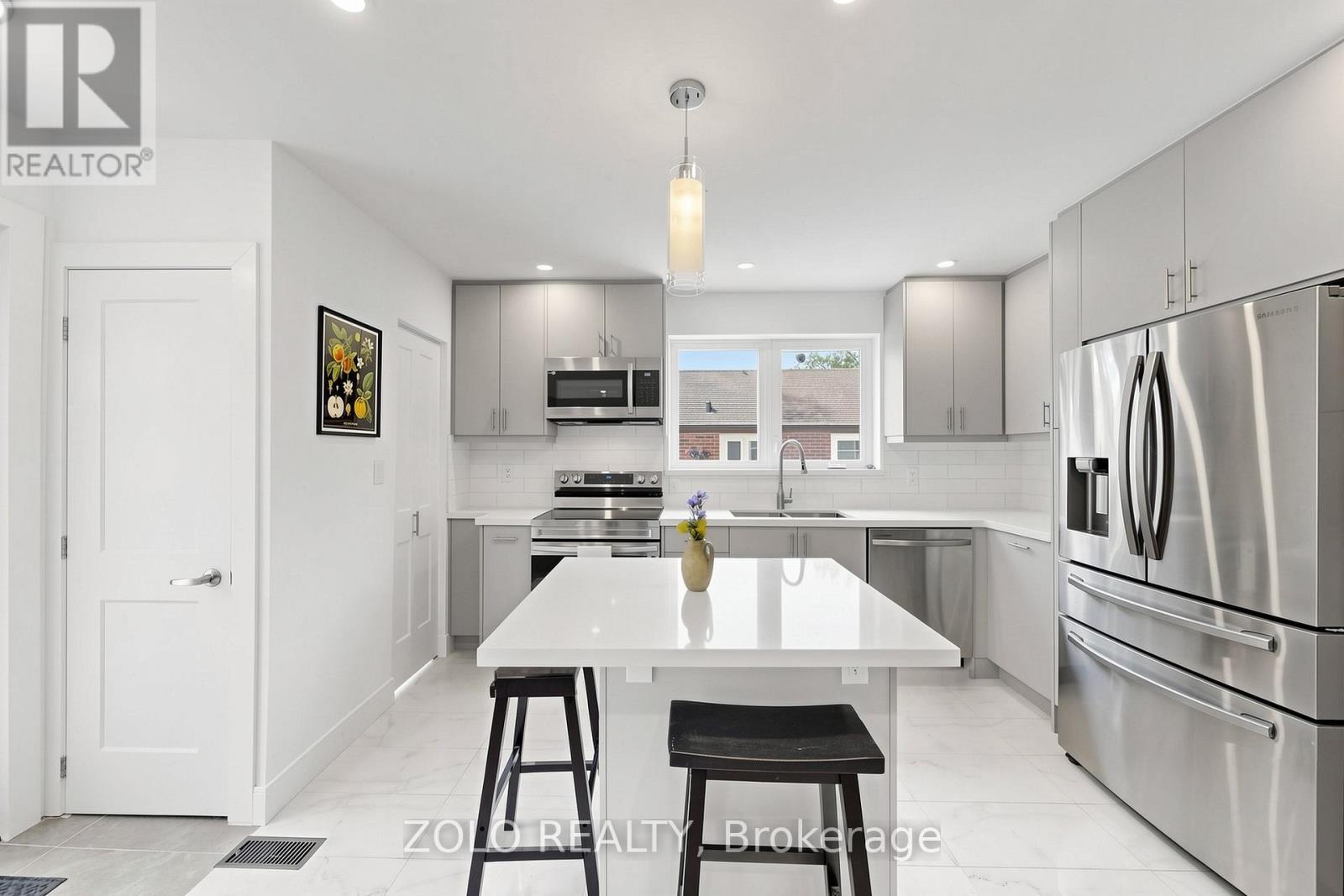 84 East 15Th Street, Hamilton, ON