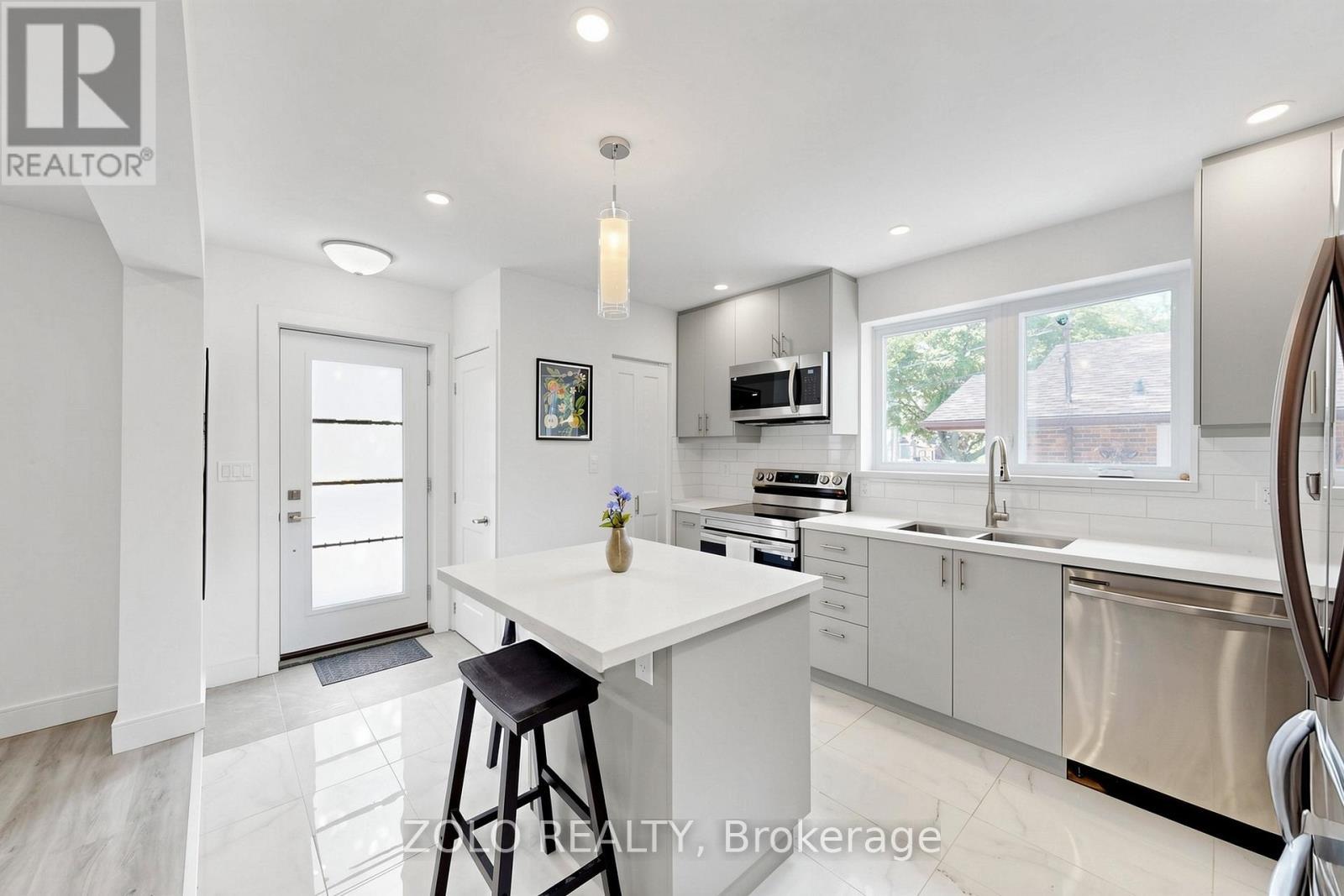 84 East 15Th Street, Hamilton, ON
