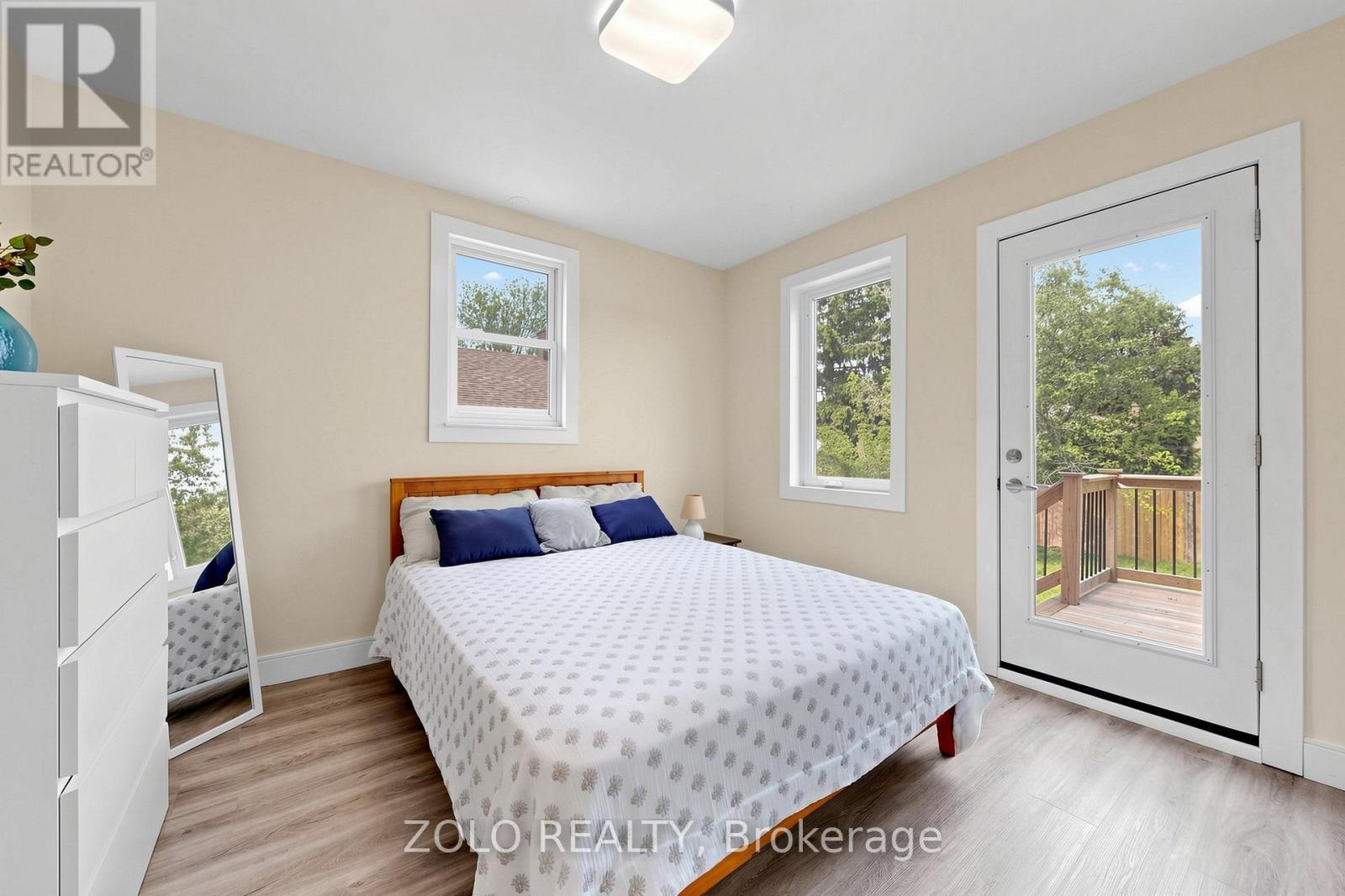 84 East 15Th Street, Hamilton, ON