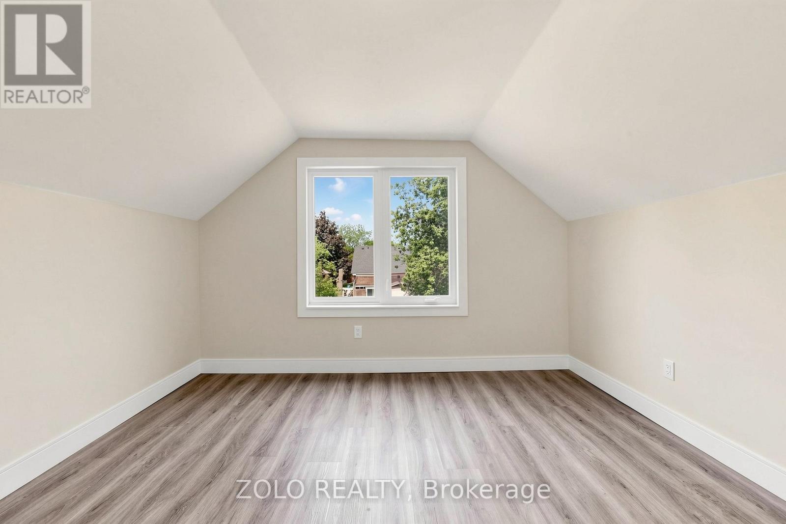 84 East 15Th Street, Hamilton, ON