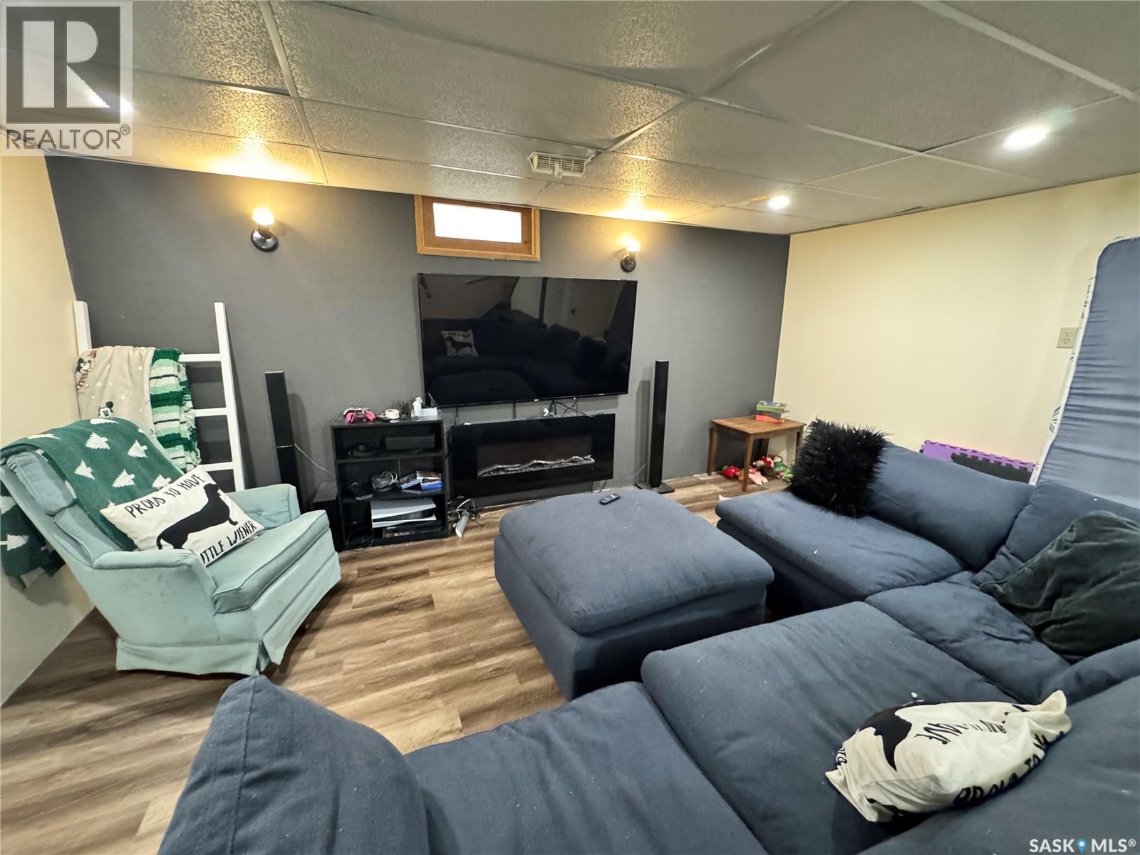 308 7Th Avenue W, Biggar, SK