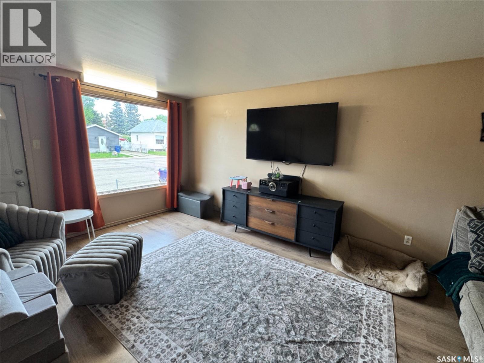 308 7Th Avenue W, Biggar, SK