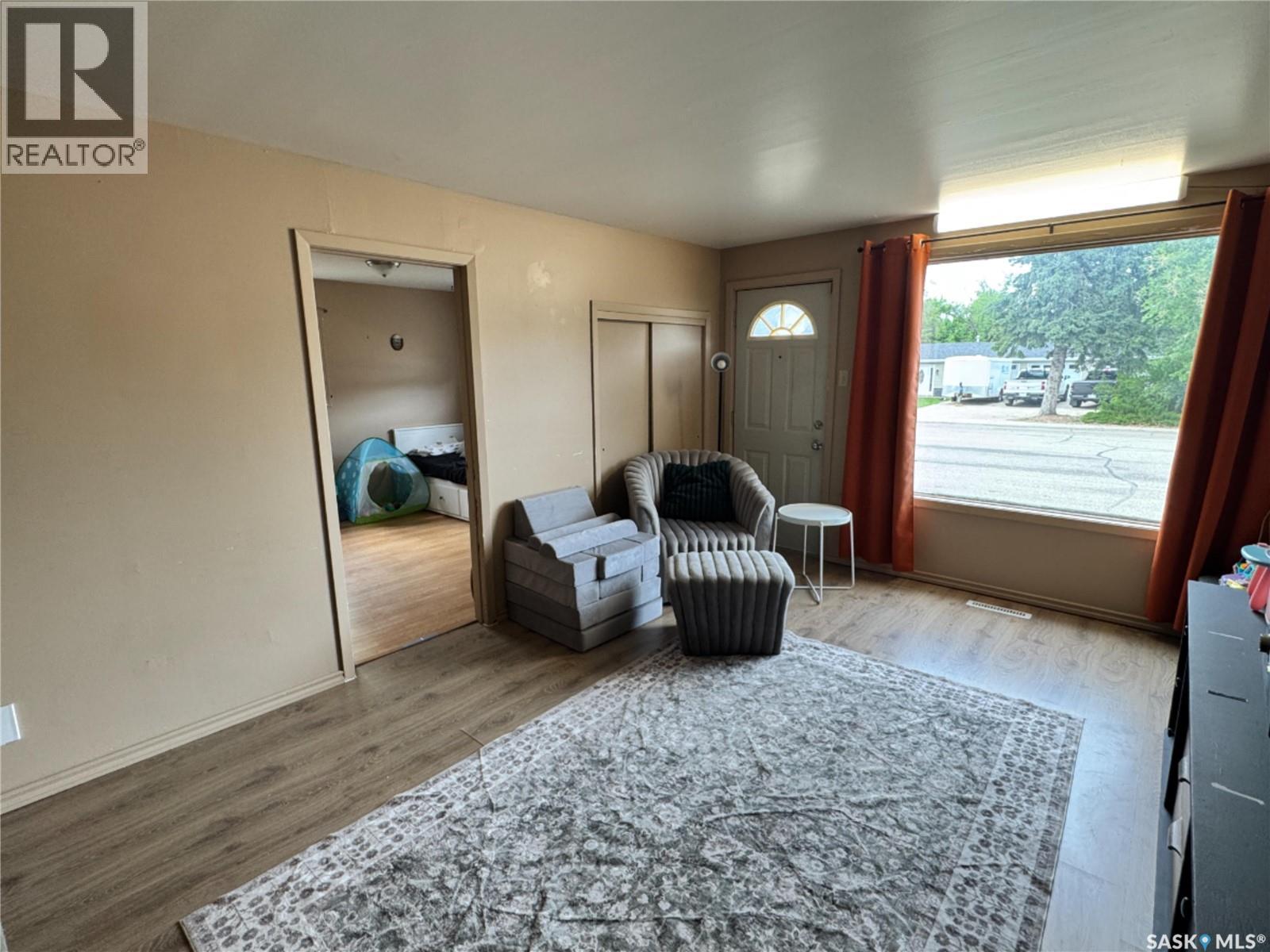 308 7Th Avenue W, Biggar, SK