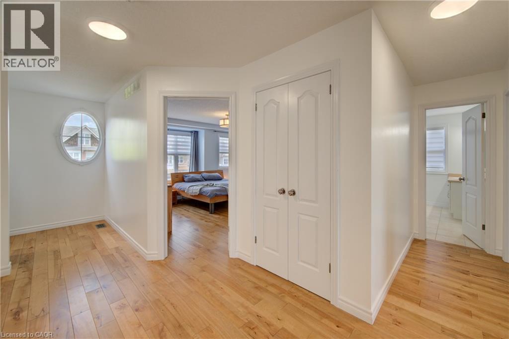 729 Keats Way, Waterloo, ON
