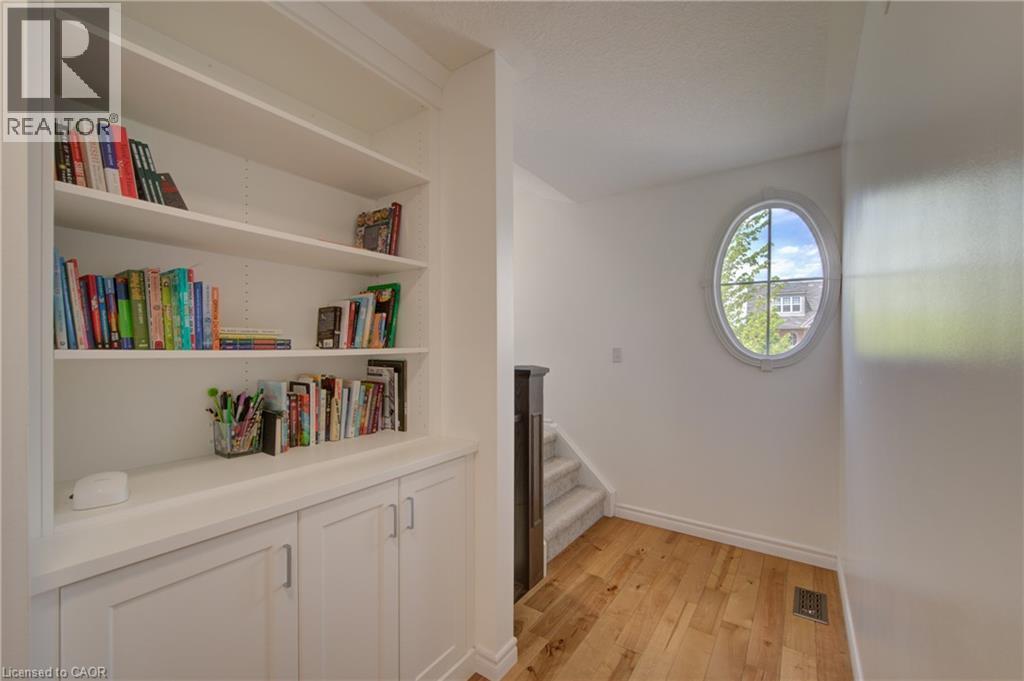 729 Keats Way, Waterloo, ON